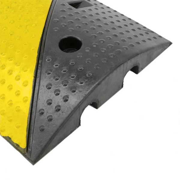 Heavy-Duty Road Safety Speed Hump