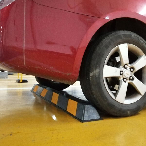 Large Rubber Parking Stop Reflective Kerb
